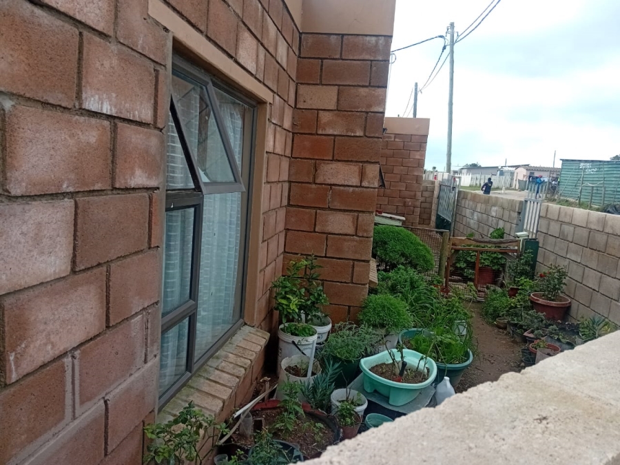 4 Bedroom Property for Sale in Kwanonqaba Western Cape